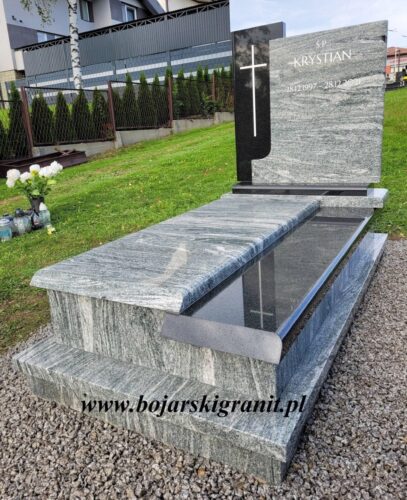 Nagrobek pojedynczy "Verde Marina" z czarnym